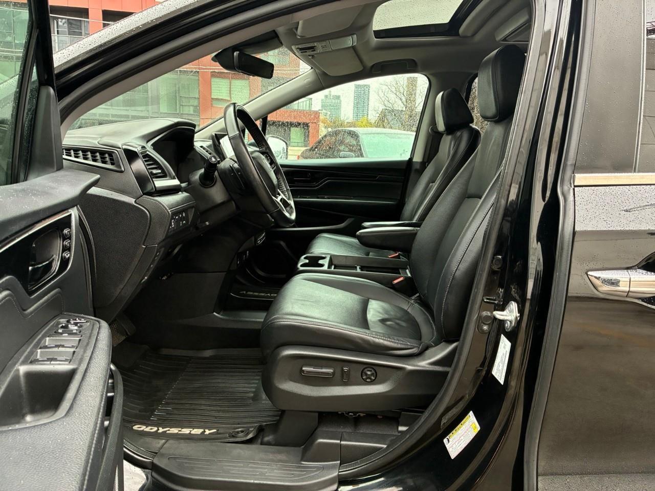 2022 Honda Odyssey EX-L RES Passenger Van Photo