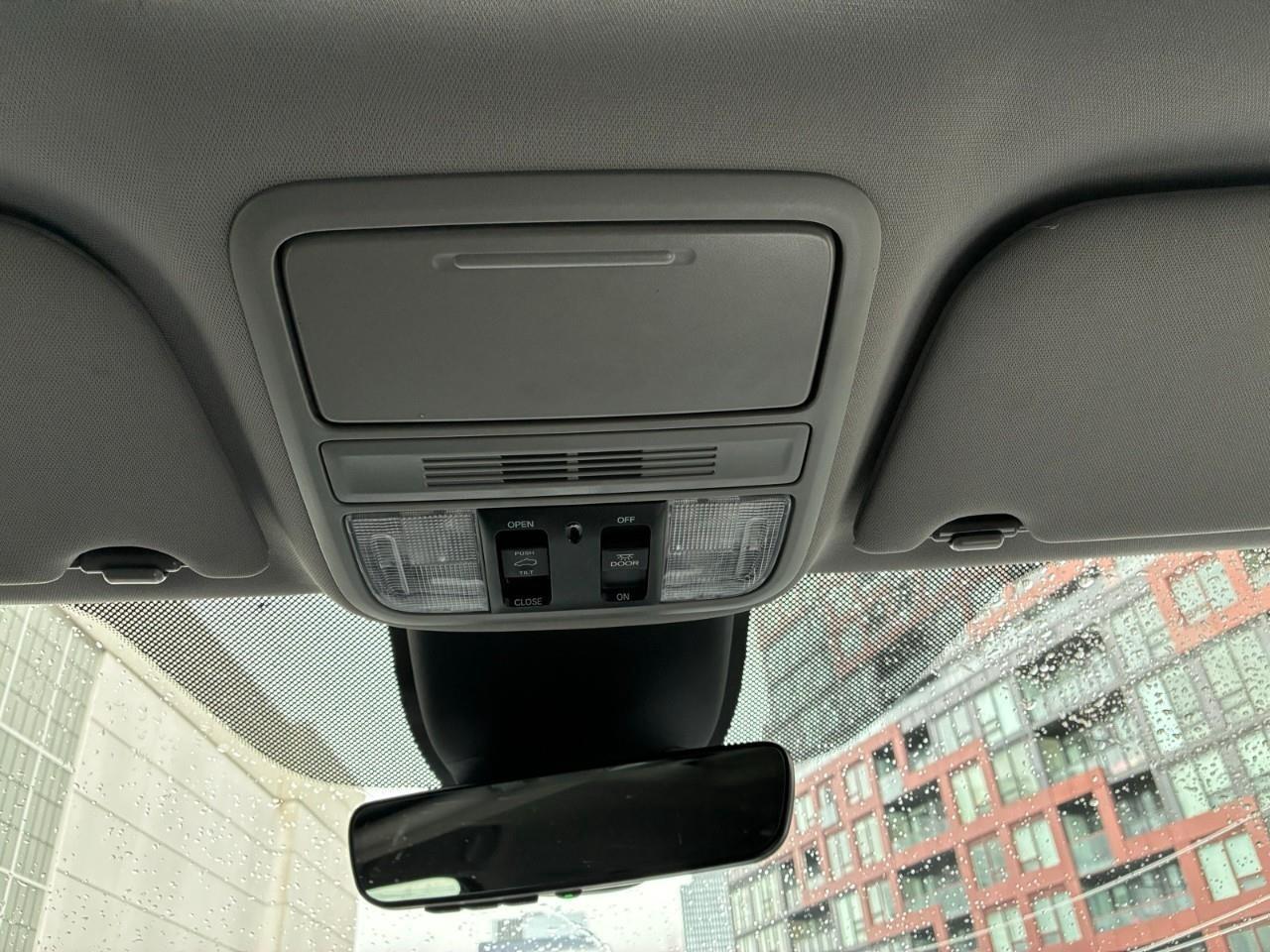 2022 Honda Odyssey EX-L RES Passenger Van Photo