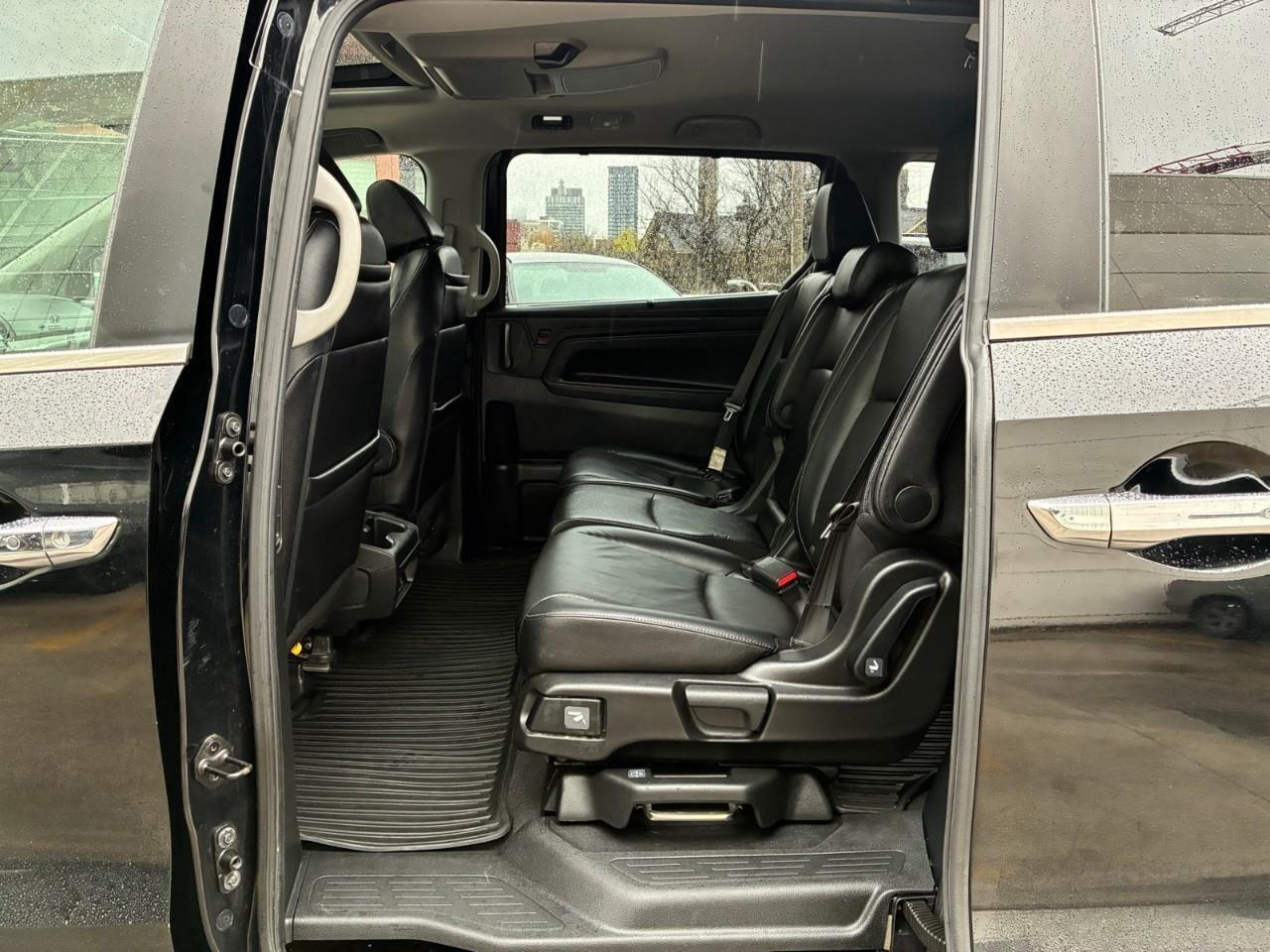 2022 Honda Odyssey EX-L RES Passenger Van Photo