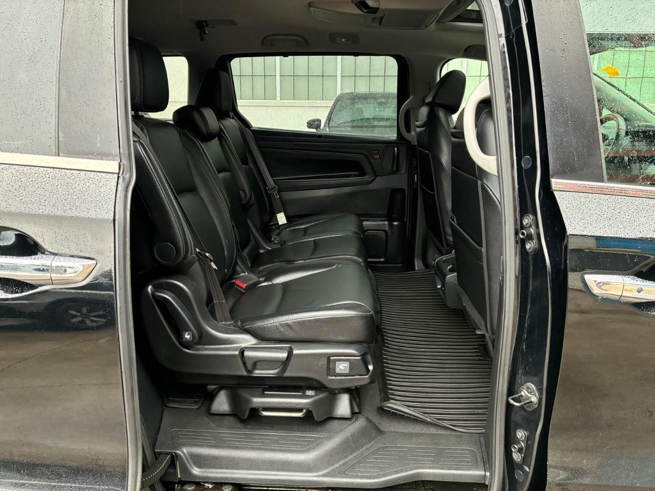 2022 Honda Odyssey EX-L RES Passenger Van Photo