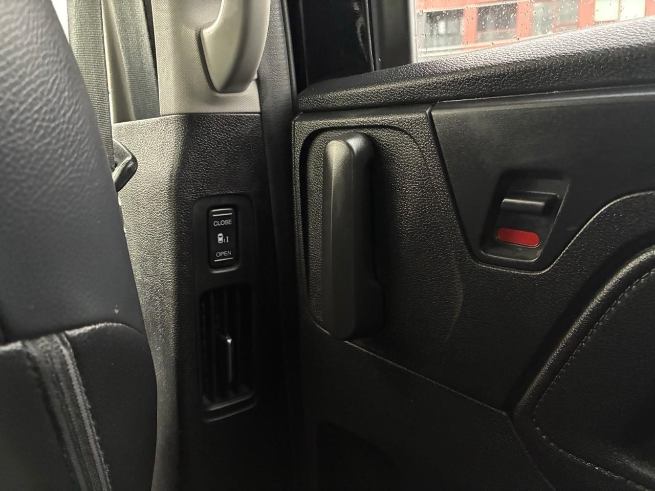 2022 Honda Odyssey EX-L RES Passenger Van Photo