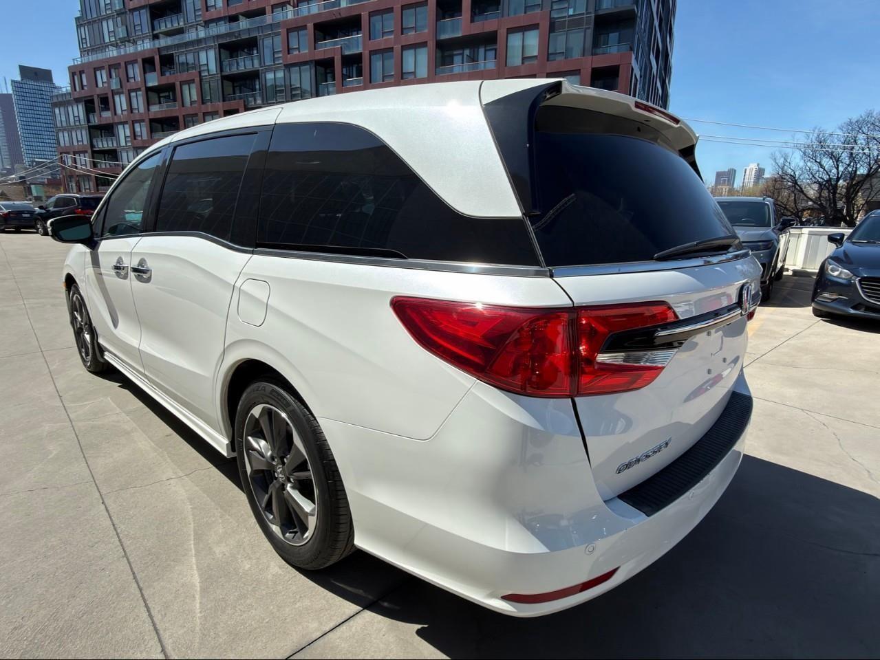 2024 Honda Odyssey Touring Passenger Van Photo