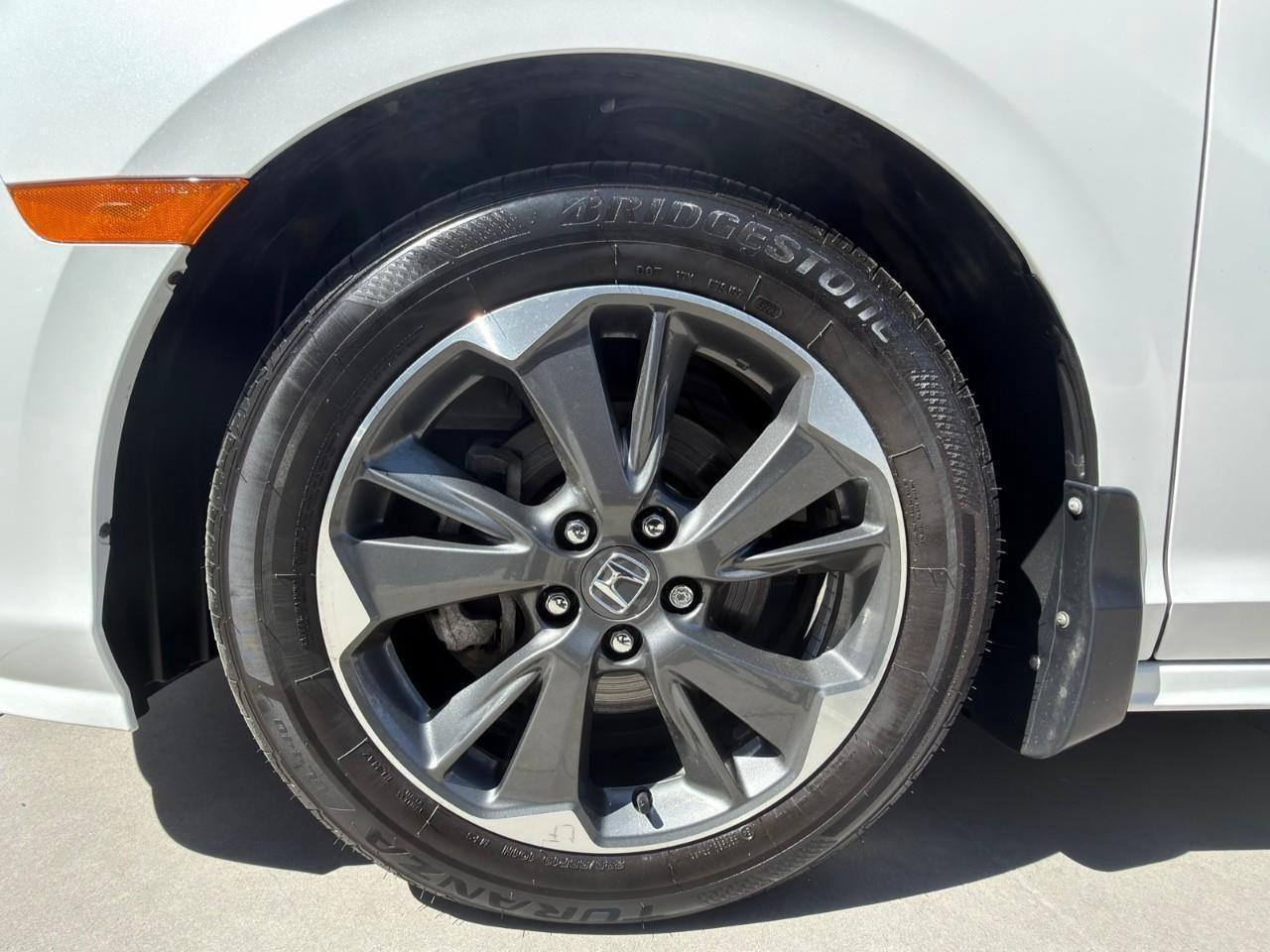 2024 Honda Odyssey Touring Passenger Van Photo