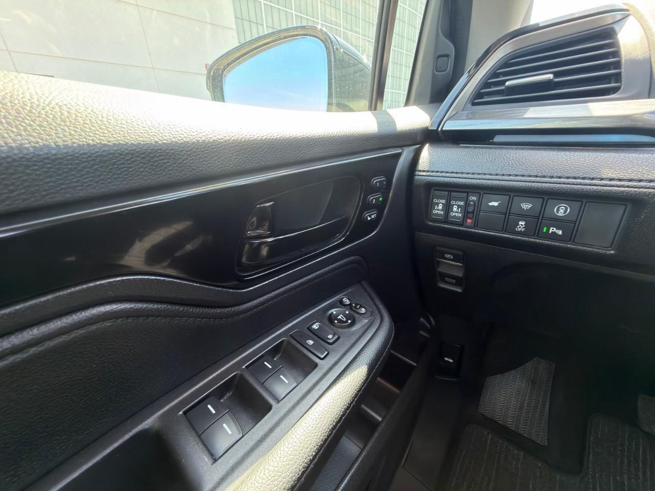 2024 Honda Odyssey Touring Passenger Van Photo