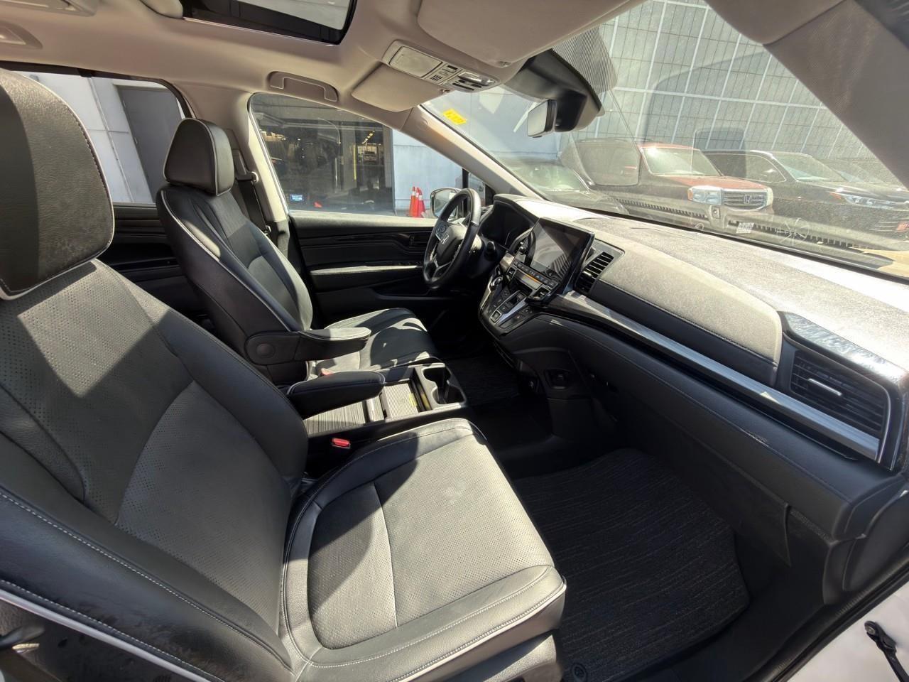2024 Honda Odyssey Touring Passenger Van Photo