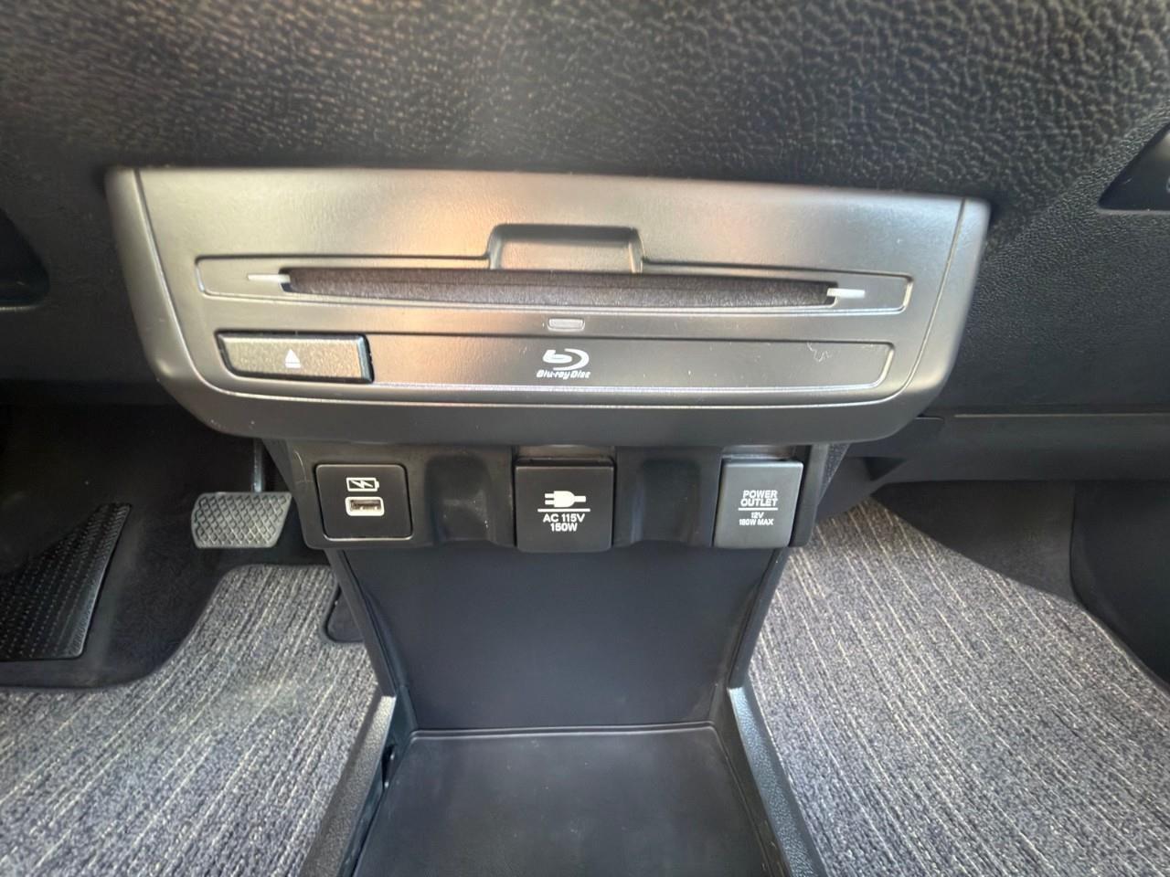 2024 Honda Odyssey Touring Passenger Van Photo
