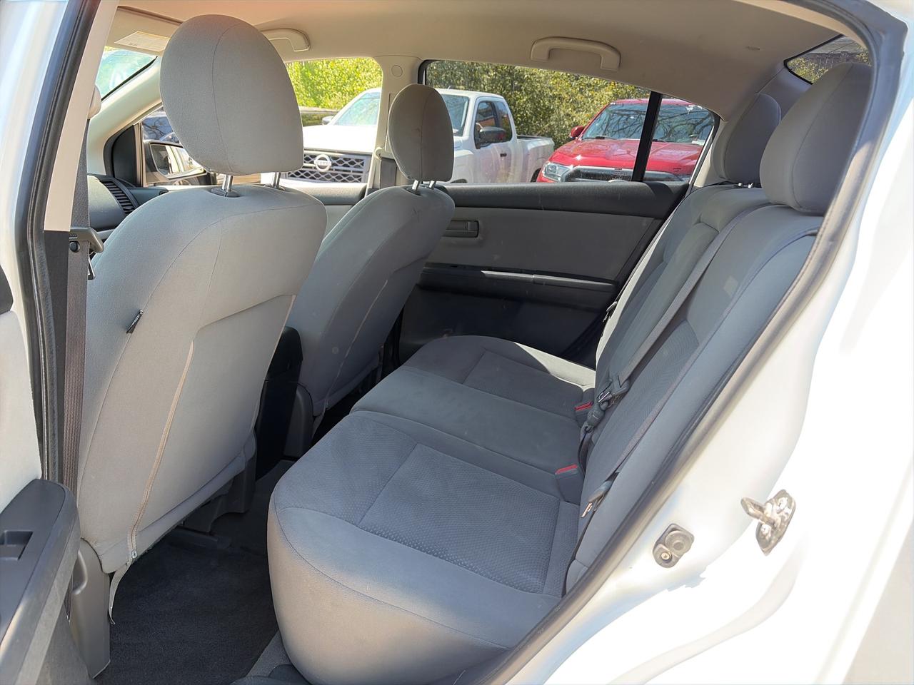 2012 Nissan Sentra LOCAL TRADE, AUTOMATIC, CLEAN CARFAX! Photo