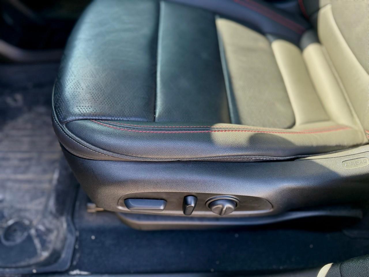 2023 Chevrolet Bolt EUV Premier Front-Wheel Drive Photo
