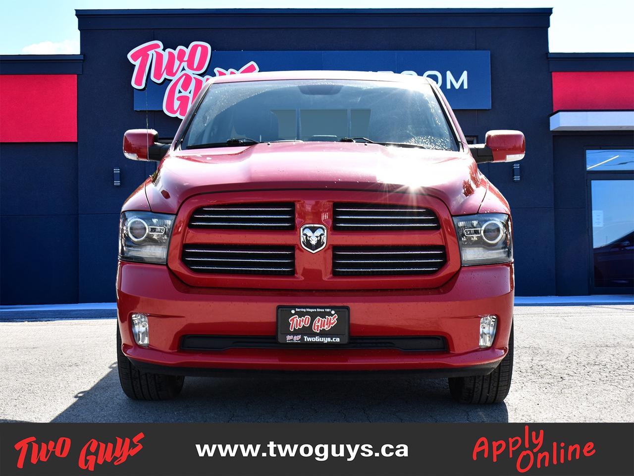 2016 RAM 1500 4WD Crew Cab 140.5  Sport Back Up Camera Photo4
