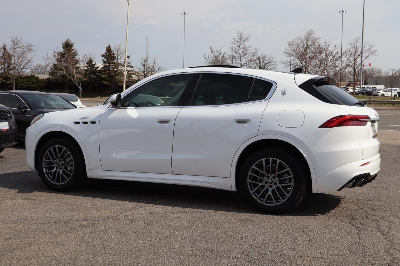 2023 Maserati Grecale GT   No Accident   Clean Carfax   One Owner   Beig Photo