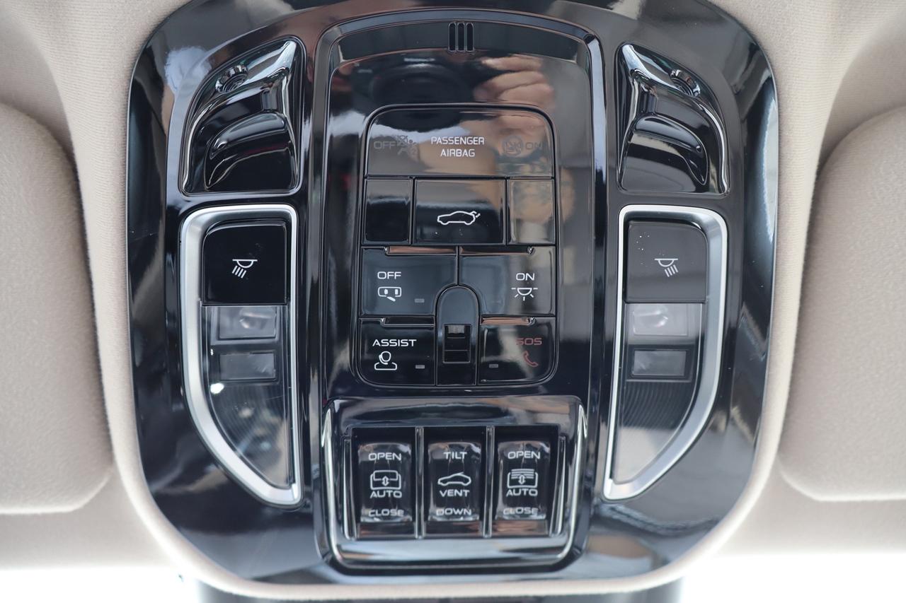 2023 Maserati Grecale GT   No Accident   Clean Carfax   One Owner   Beig Photo