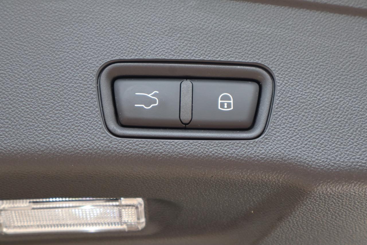 2023 Maserati Grecale GT   No Accident   Clean Carfax   One Owner   Beig Photo