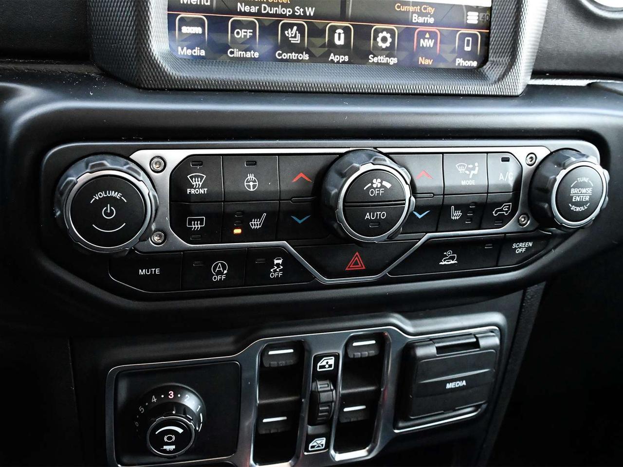 2022 Jeep Gladiator Overland 4x4 ~Nav ~Cam ~Heated Leather ~Bluetooth Photo
