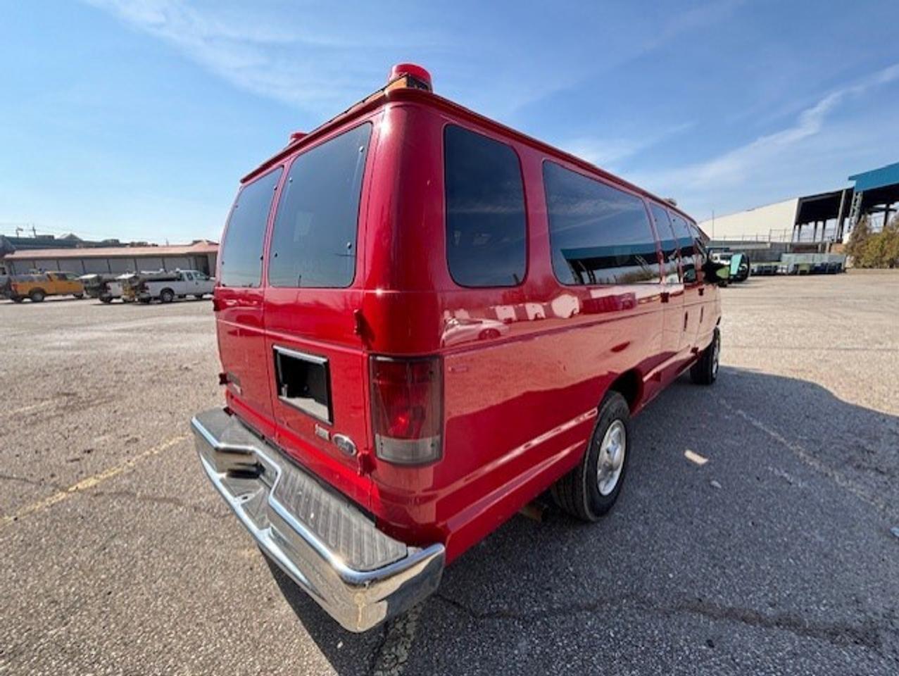 2011 Ford Econoline E-350 **5 PASSENGER--EXTENDEDDD-FIRE CHIEF** Photo