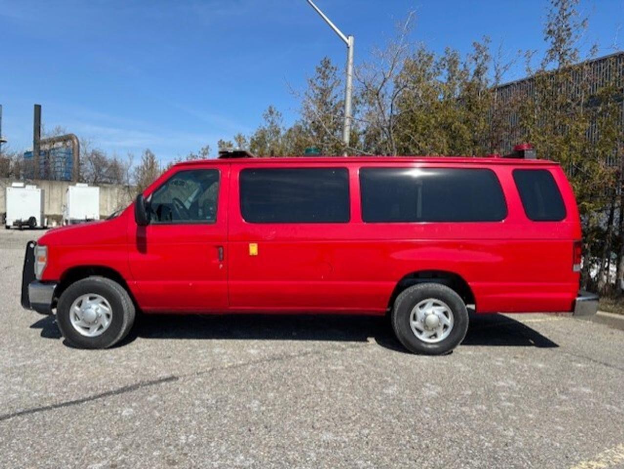 2011 Ford Econoline E-350 **5 PASSENGER--EXTENDEDDD-FIRE CHIEF** Photo