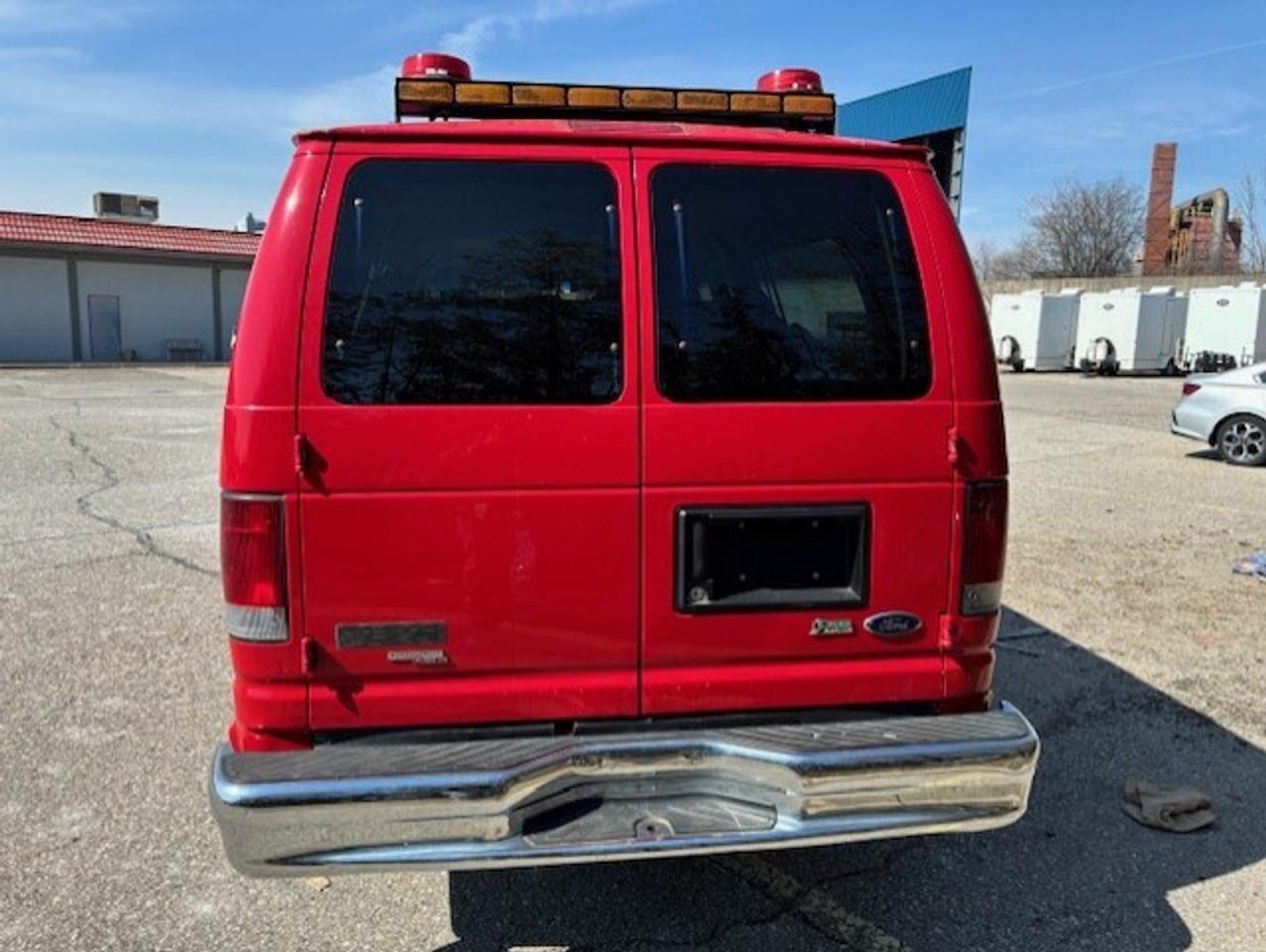 2011 Ford Econoline E-350 **5 PASSENGER--EXTENDEDDD-FIRE CHIEF** Photo