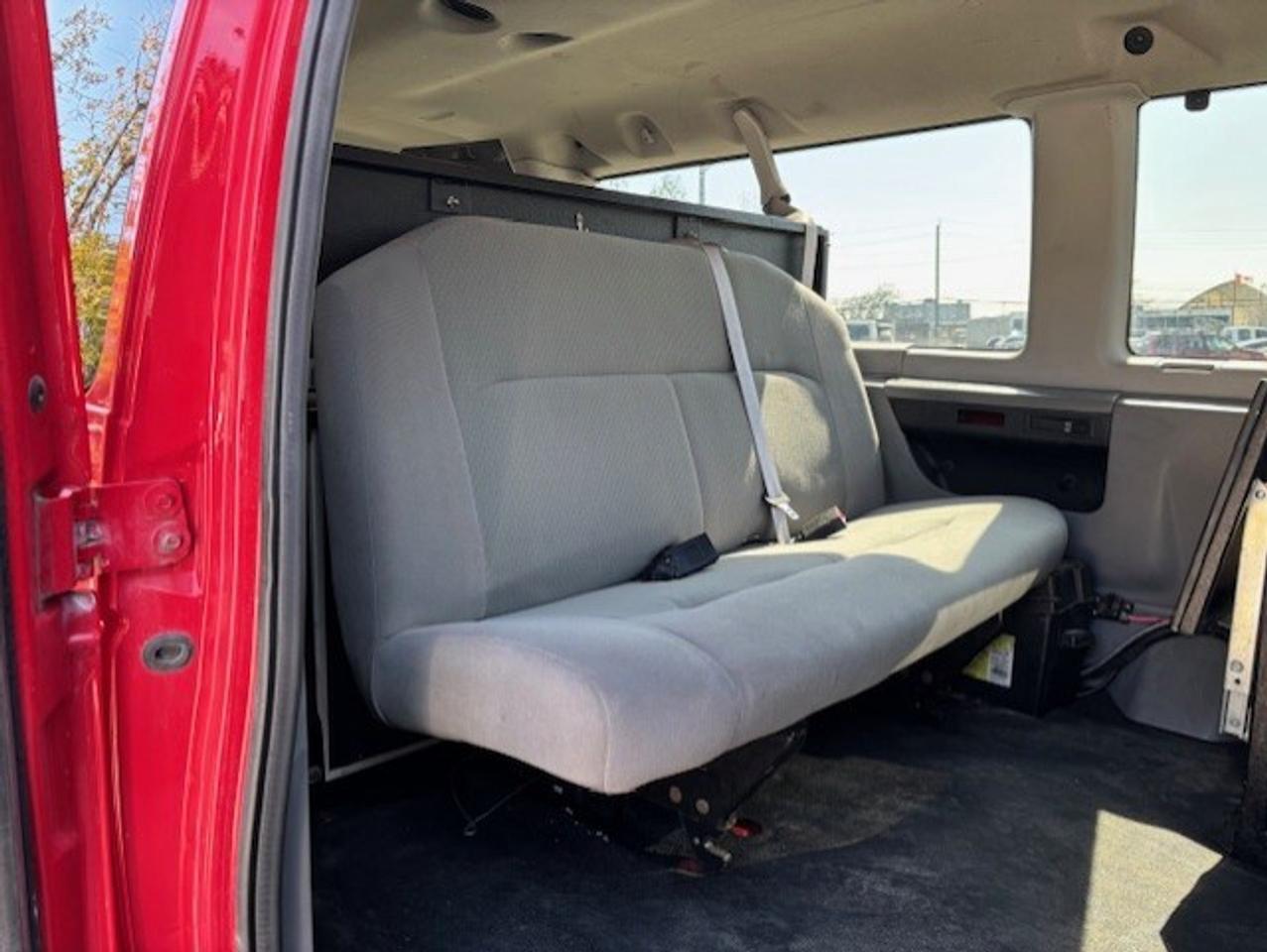 2011 Ford Econoline E-350 **5 PASSENGER--EXTENDEDDD-FIRE CHIEF** Photo