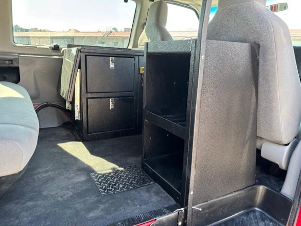 2011 Ford Econoline E-350 **5 PASSENGER--EXTENDEDDD-FIRE CHIEF** Photo