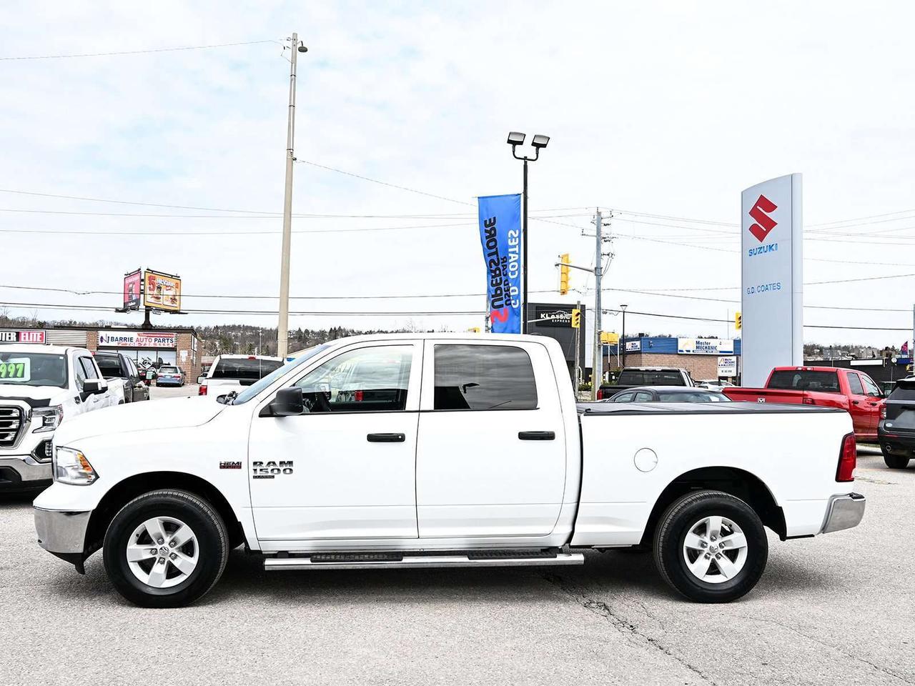 2022 RAM 1500 Classic SLT Crew Cab 4x4 ~Bluetooth ~Cam ~Heated Mirrors Photo3