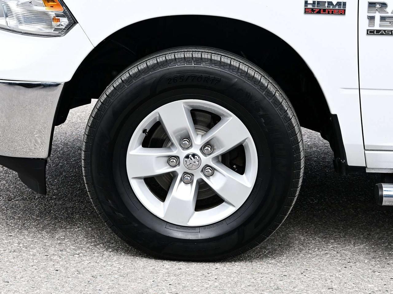 2022 RAM 1500 Classic SLT Crew Cab 4x4 ~Bluetooth ~Cam ~Heated Mirrors Photo