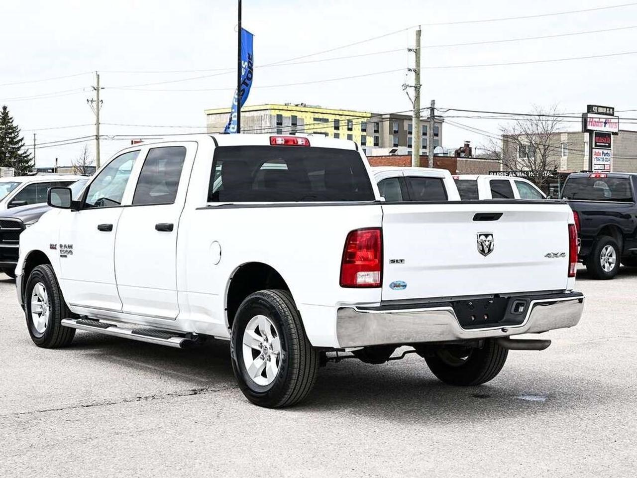 2022 RAM 1500 Classic SLT Crew Cab 4x4 ~Bluetooth ~Cam ~Heated Mirrors Photo