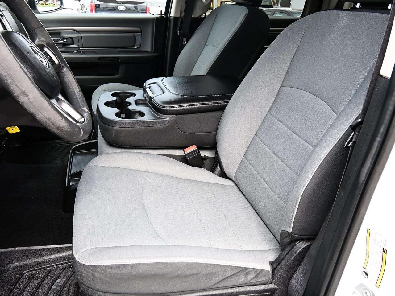 2022 RAM 1500 Classic SLT Crew Cab 4x4 ~Bluetooth ~Cam ~Heated Mirrors Photo