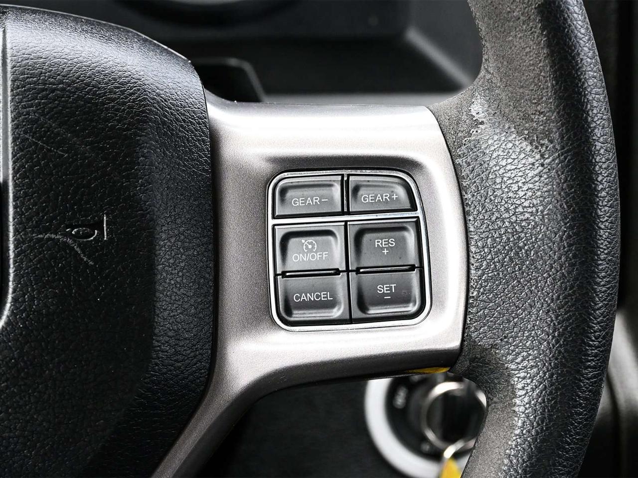 2022 RAM 1500 Classic SLT Crew Cab 4x4 ~Bluetooth ~Cam ~Heated Mirrors Photo