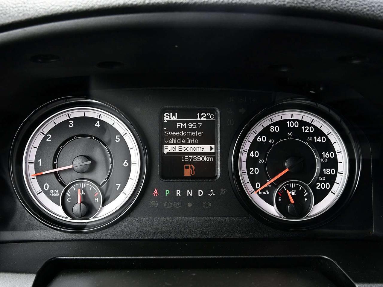 2022 RAM 1500 Classic SLT Crew Cab 4x4 ~Bluetooth ~Cam ~Heated Mirrors Photo