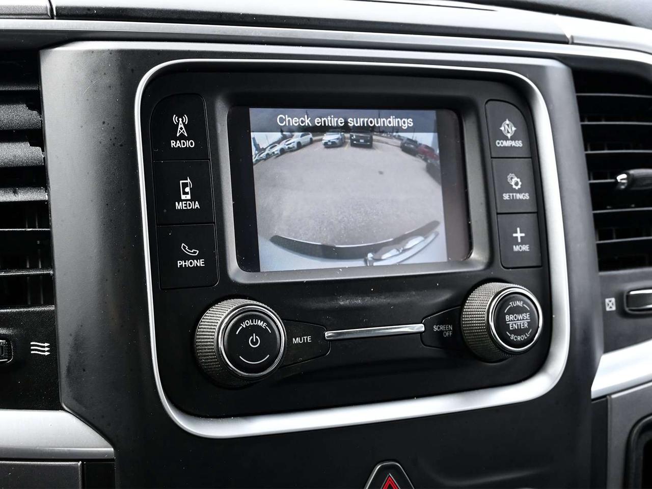2022 RAM 1500 SLT Crew Cab 4x4 ~Bluetooth ~Cam ~Heated Mirrors Photo