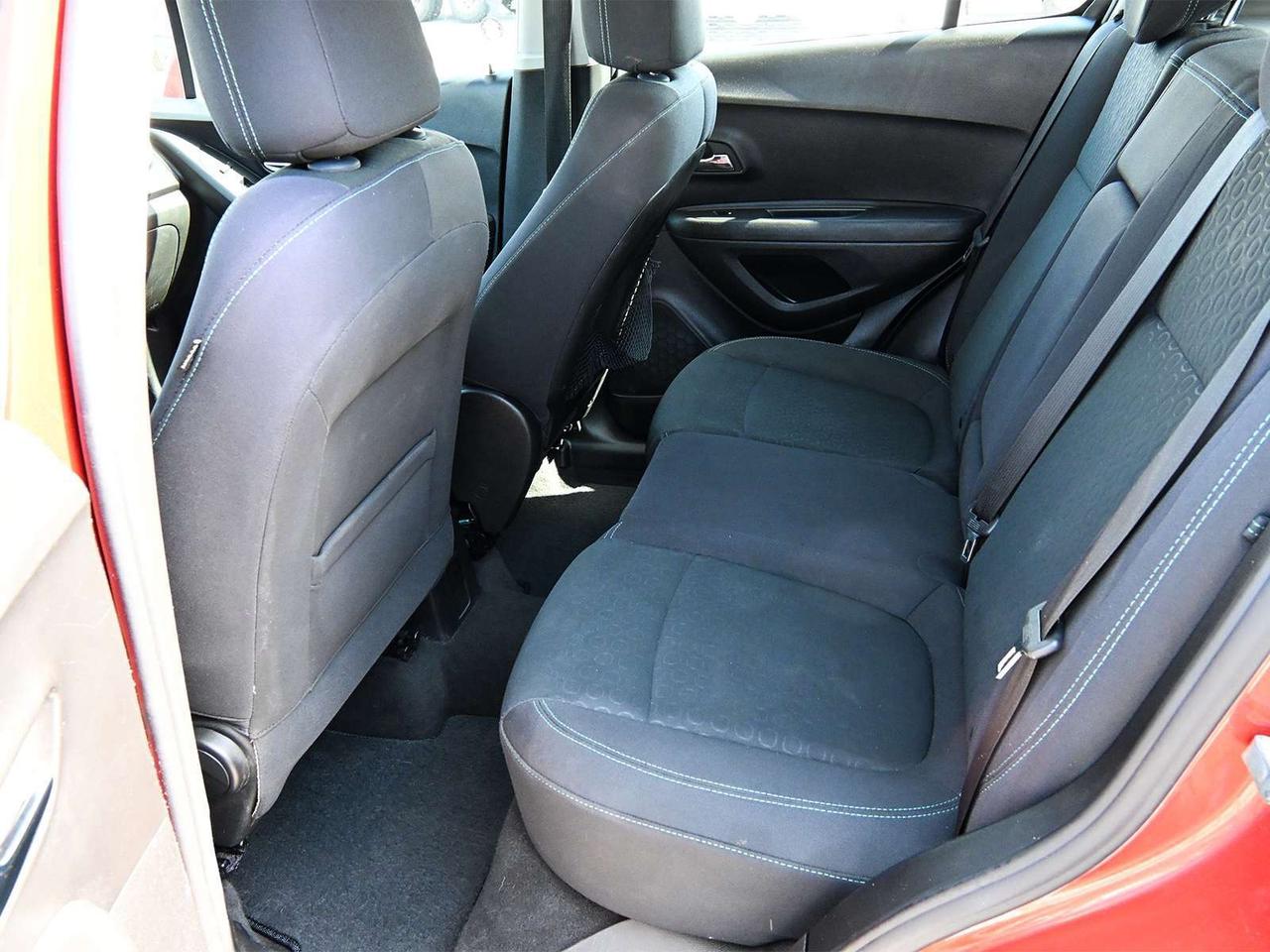 2015 Chevrolet Trax LS ~Power Locks + Windows ~A/C ~Clean CarFax ! Photo