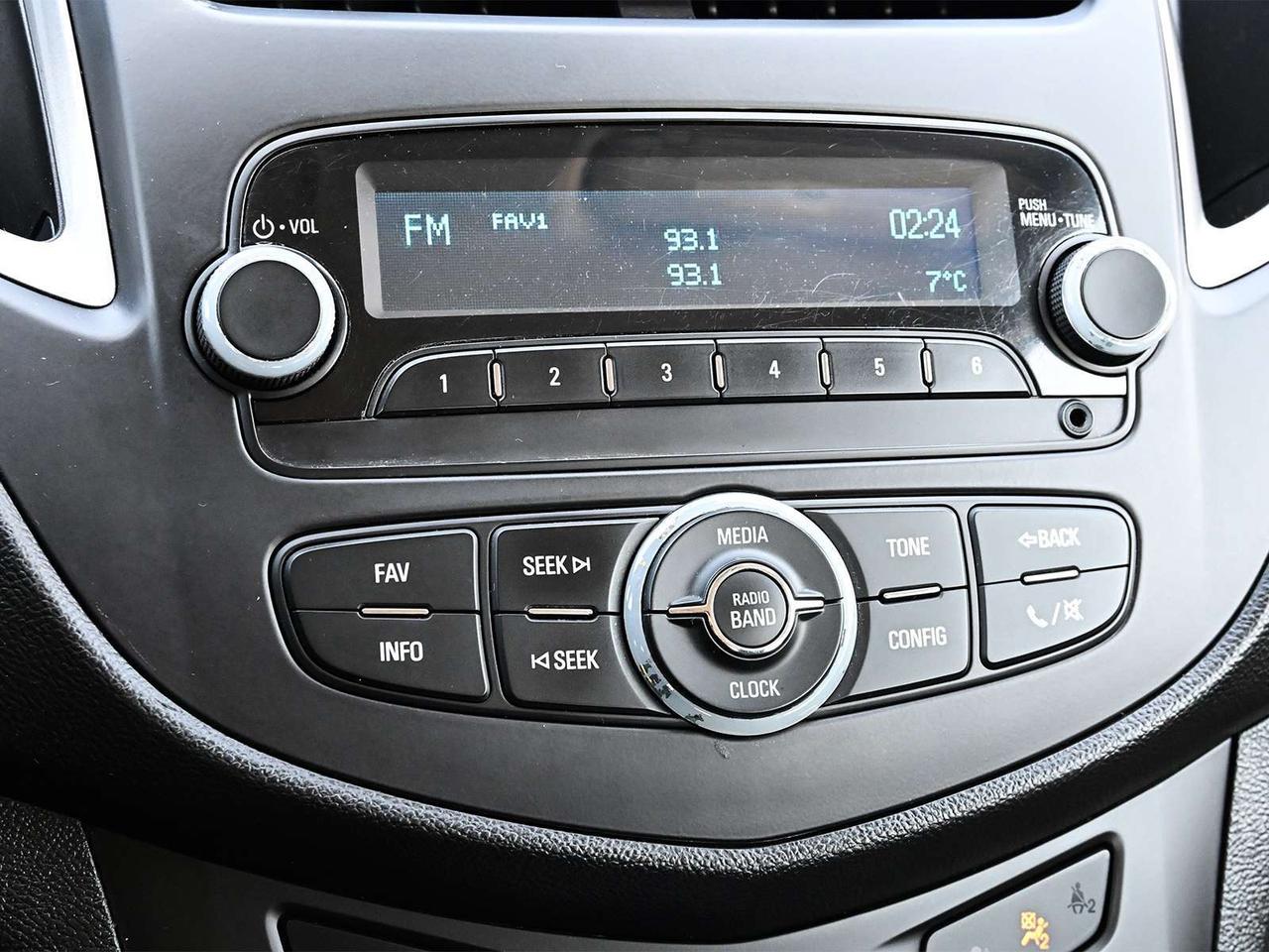 2015 Chevrolet Trax LS ~Power Locks + Windows ~A/C ~Clean CarFax ! Photo
