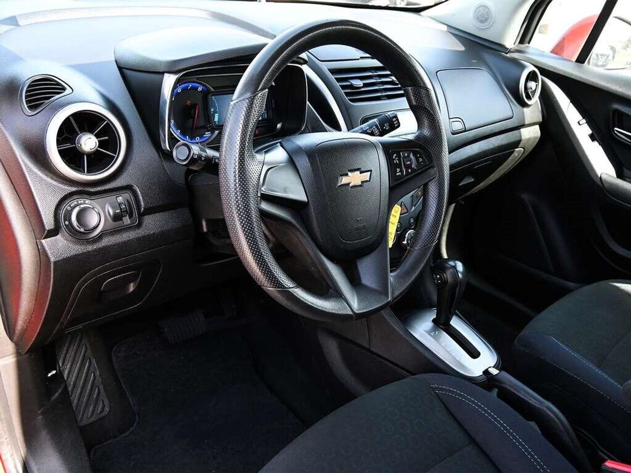 2015 Chevrolet Trax LS ~Power Locks + Windows ~A/C ~Clean CarFax ! Photo