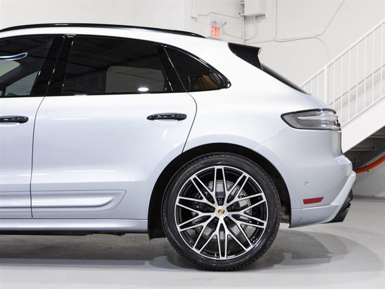 2023 Porsche Macan GTS Photo