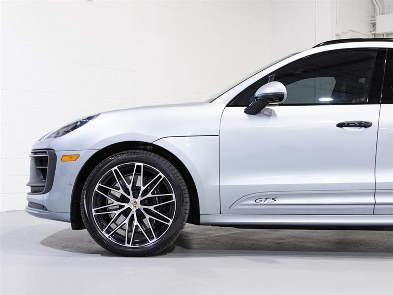 2023 Porsche Macan GTS Photo