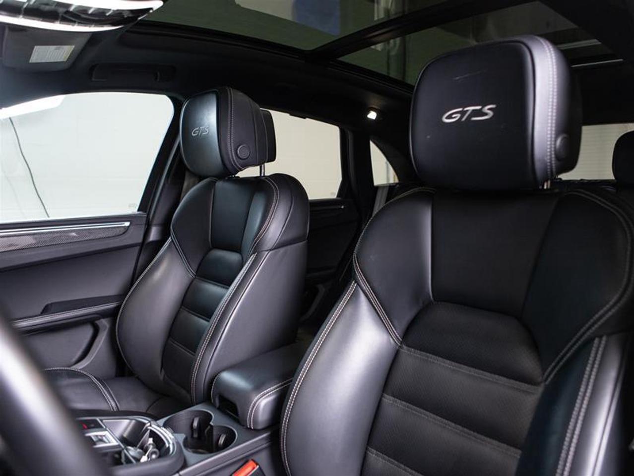 2023 Porsche Macan GTS Photo