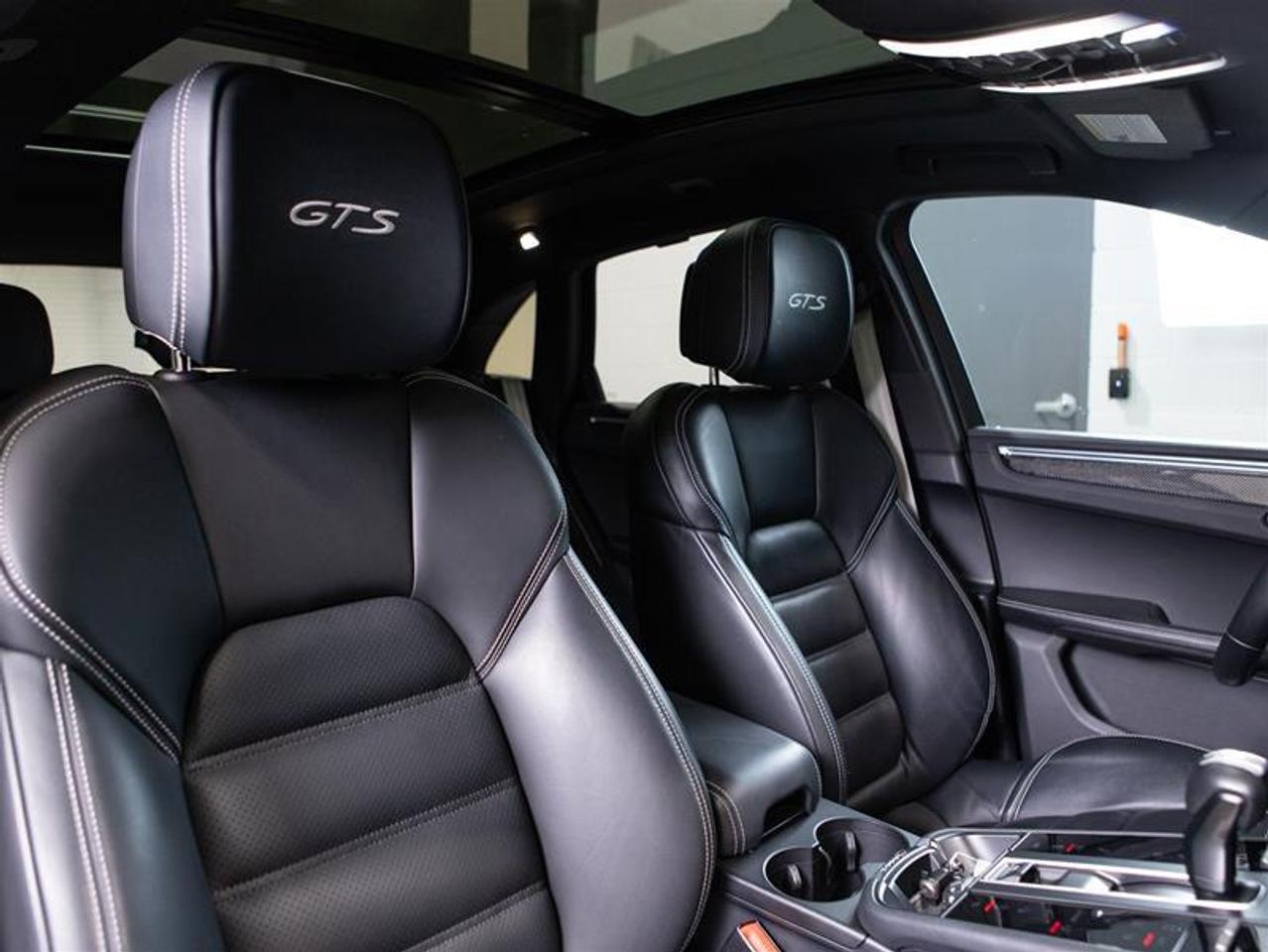 2023 Porsche Macan GTS Photo