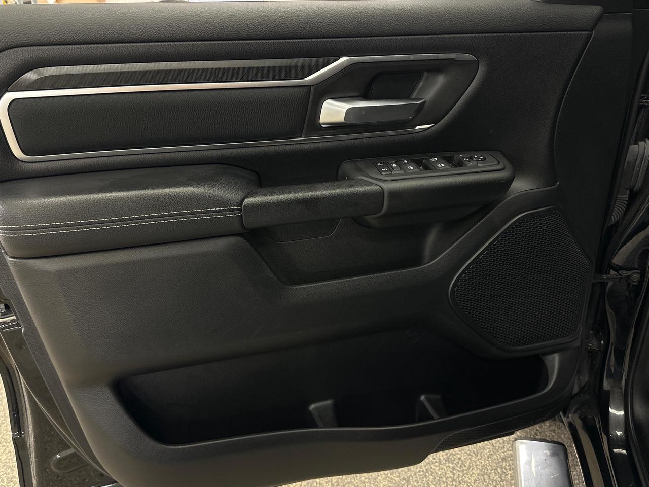 2025 RAM 1500 Big Horn - ETORQUE/NAV/CHROME WHEELS/1 OWNER LEASE! Photo