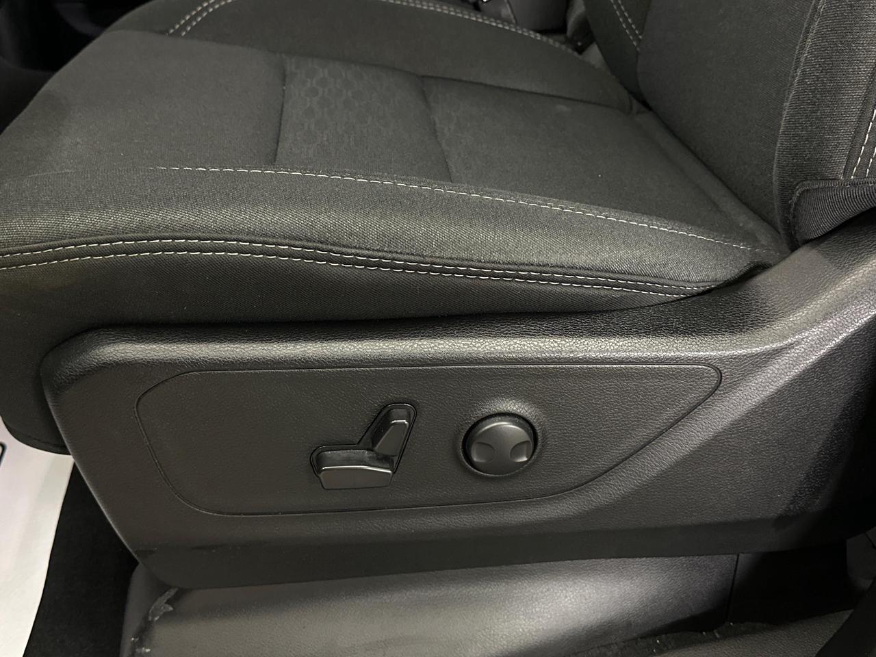 2025 RAM 1500 Big Horn - ETORQUE/NAV/CHROME WHEELS/1 OWNER LEASE! Photo