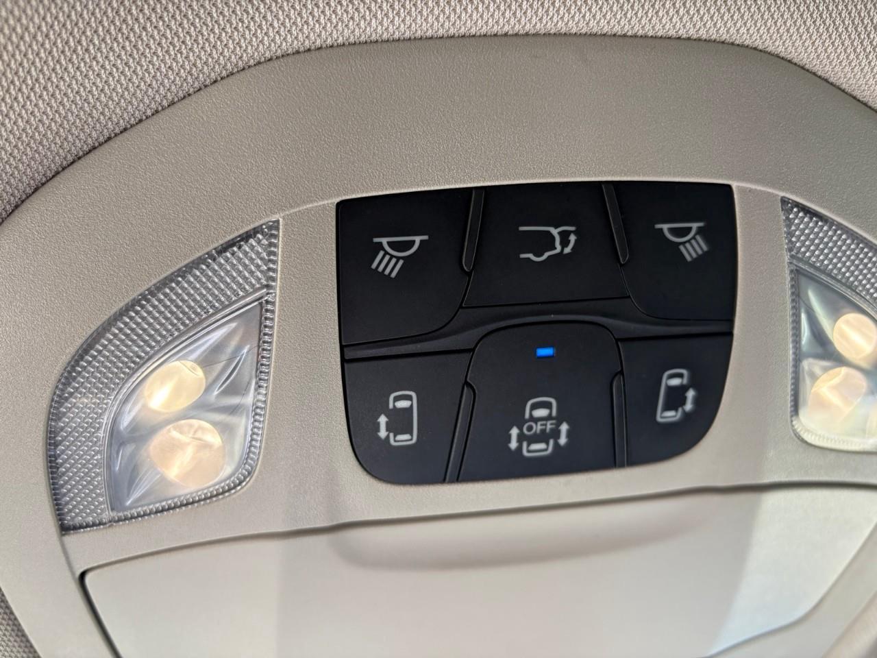 2023 Chrysler Pacifica Touring-L Front-Wheel Drive Passenger Van Photo