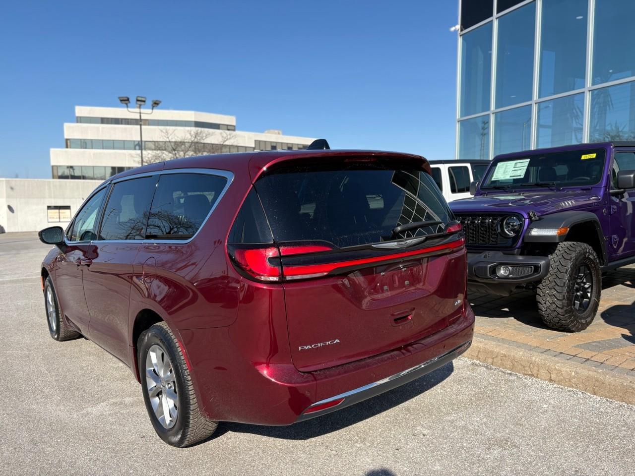 2023 Chrysler Pacifica Touring-L All-Wheel Drive Passenger Van Photo2