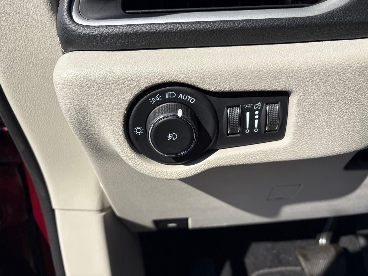 2023 Chrysler Pacifica Touring-L All-Wheel Drive Passenger Van Photo