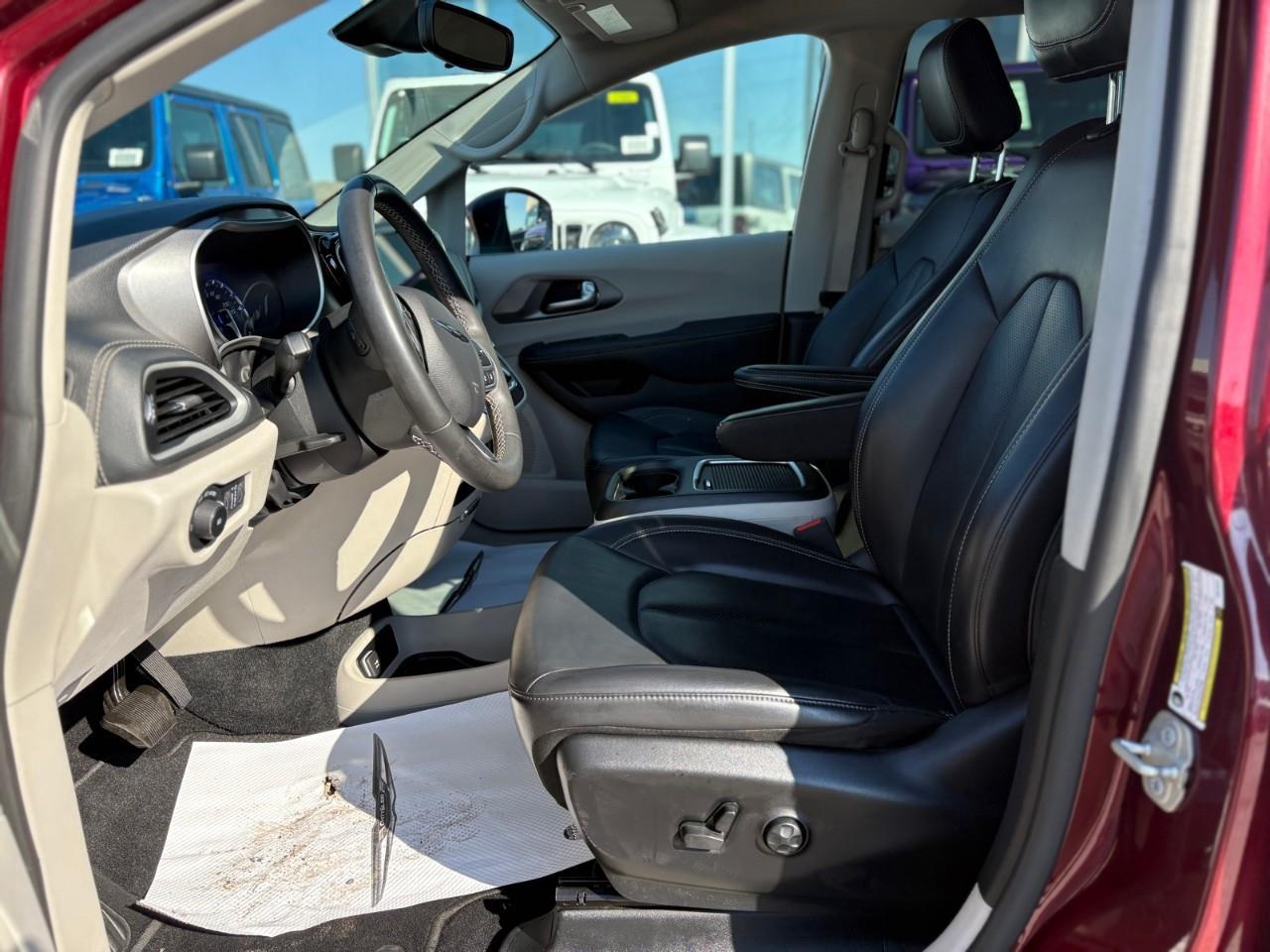 2023 Chrysler Pacifica Touring-L All-Wheel Drive Passenger Van Photo