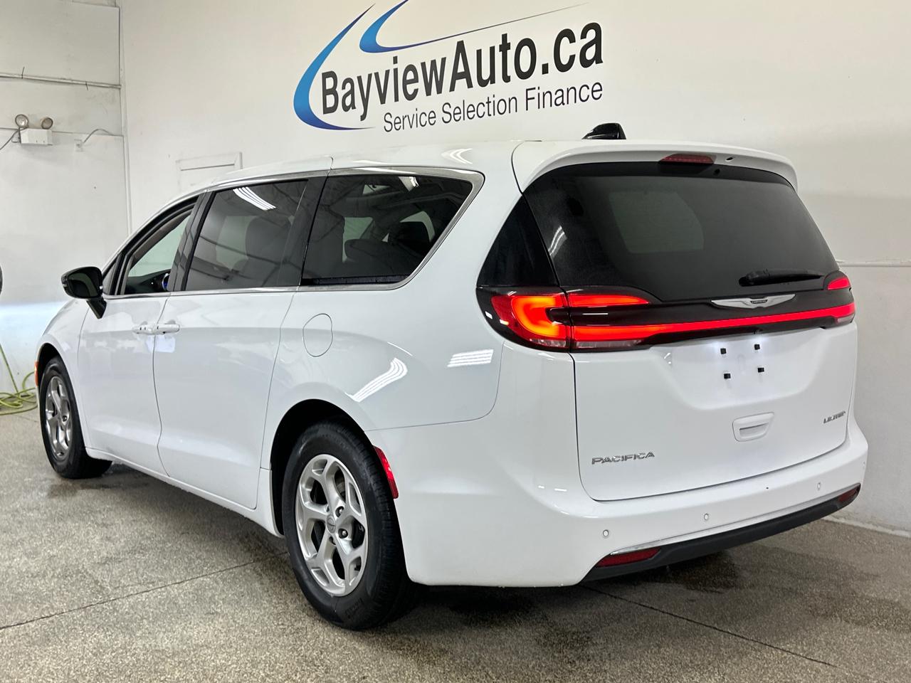 2024 Chrysler Pacifica Limited Front-Wheel Drive Passenger Van Photo