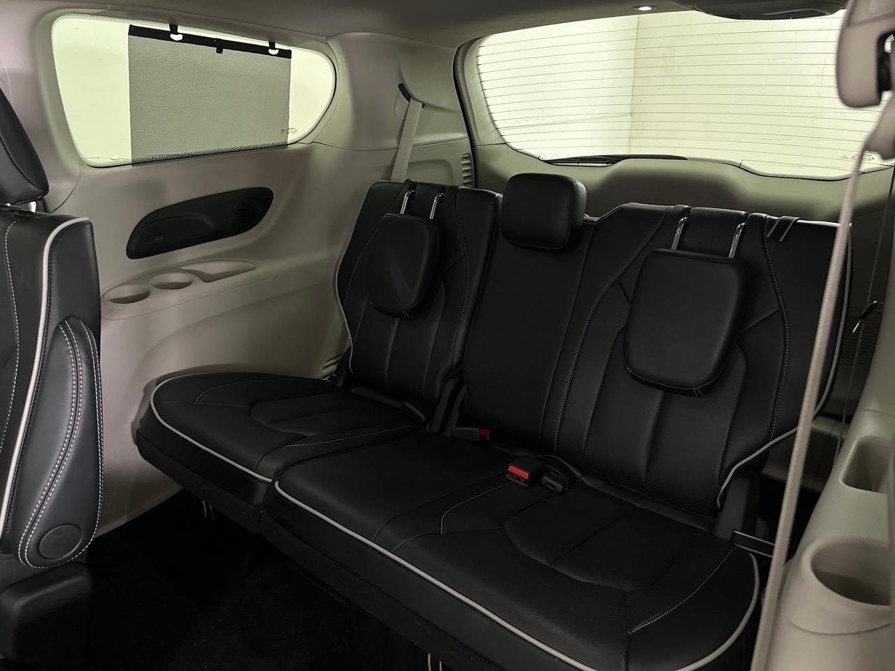 2024 Chrysler Pacifica Limited Front-Wheel Drive Passenger Van Photo