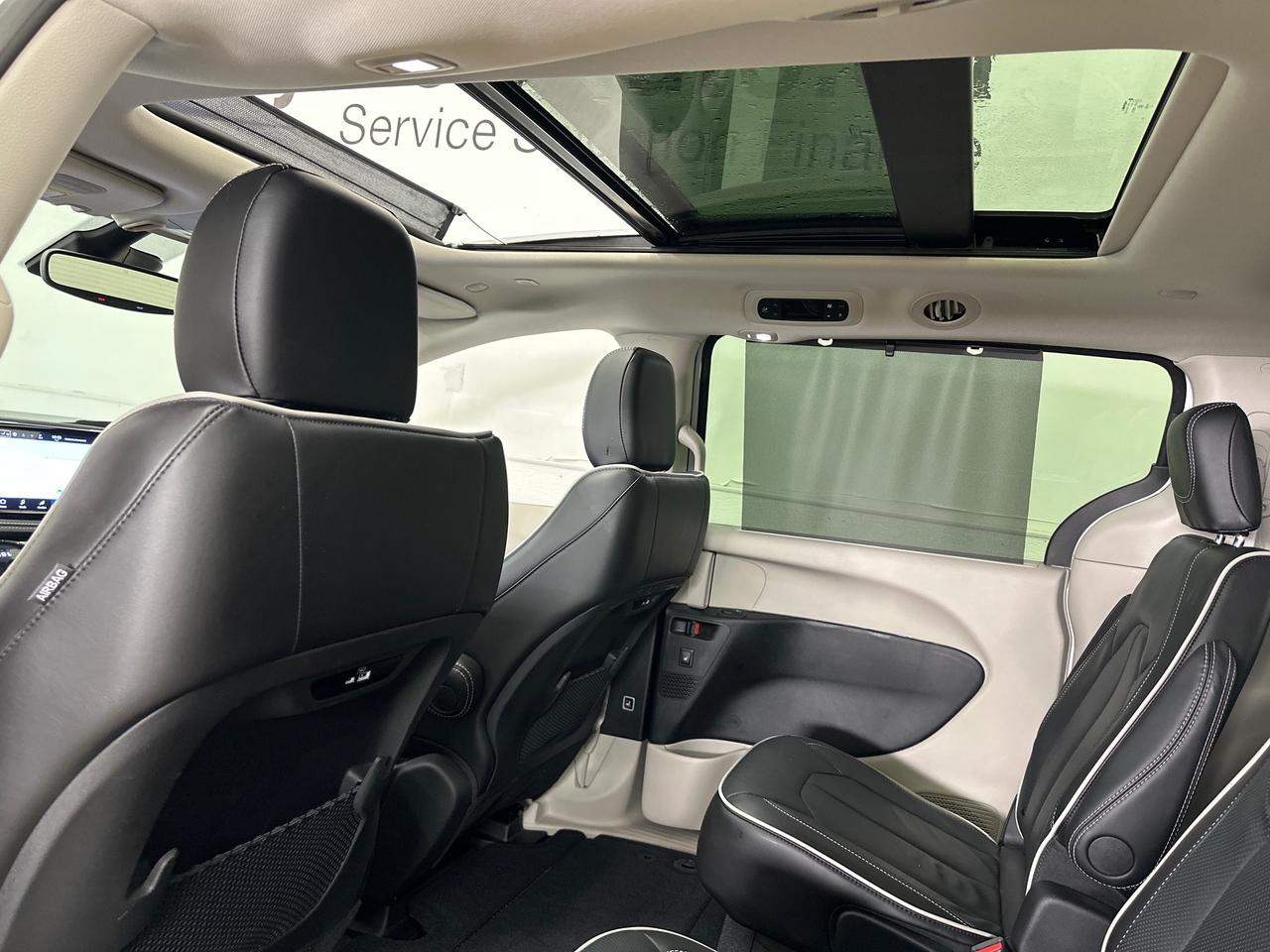 2024 Chrysler Pacifica Limited Front-Wheel Drive Passenger Van Photo