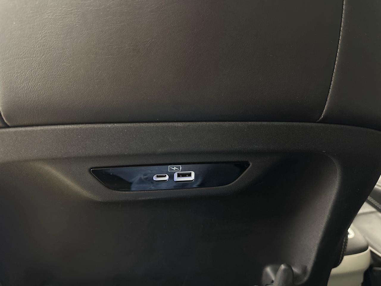 2024 Chrysler Pacifica Limited Front-Wheel Drive Passenger Van Photo