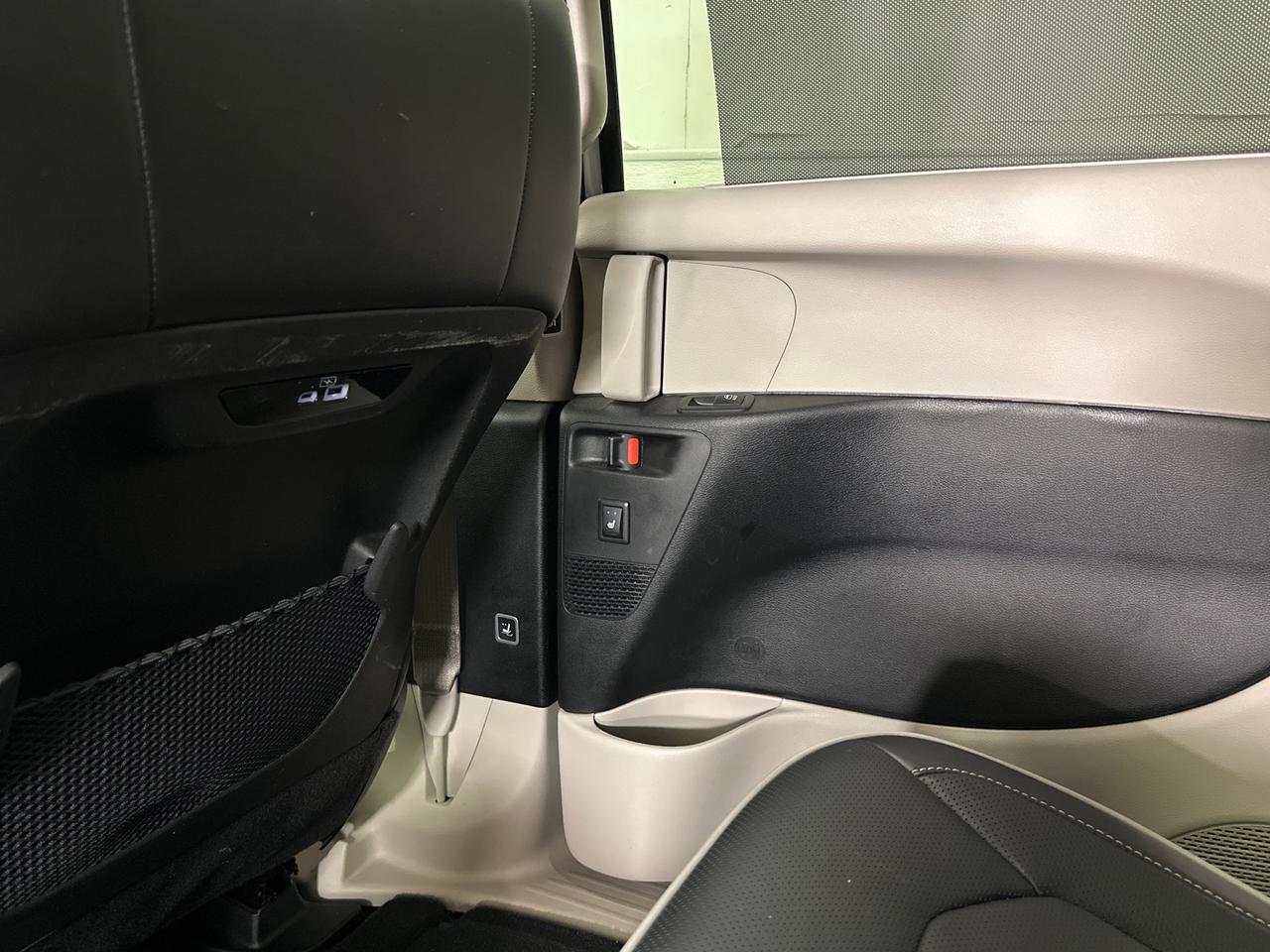 2024 Chrysler Pacifica Limited Front-Wheel Drive Passenger Van Photo