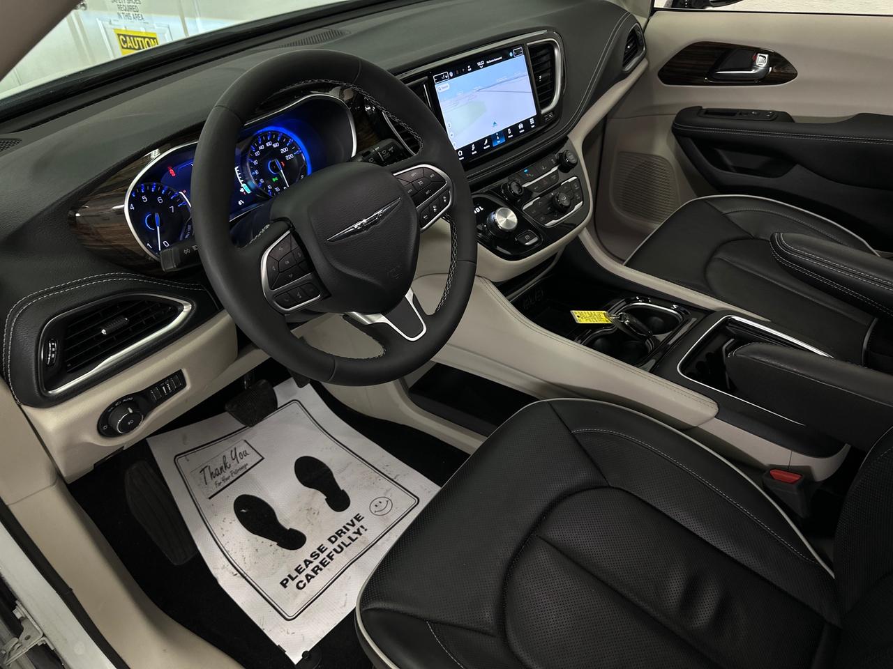 2024 Chrysler Pacifica Limited Front-Wheel Drive Passenger Van Photo