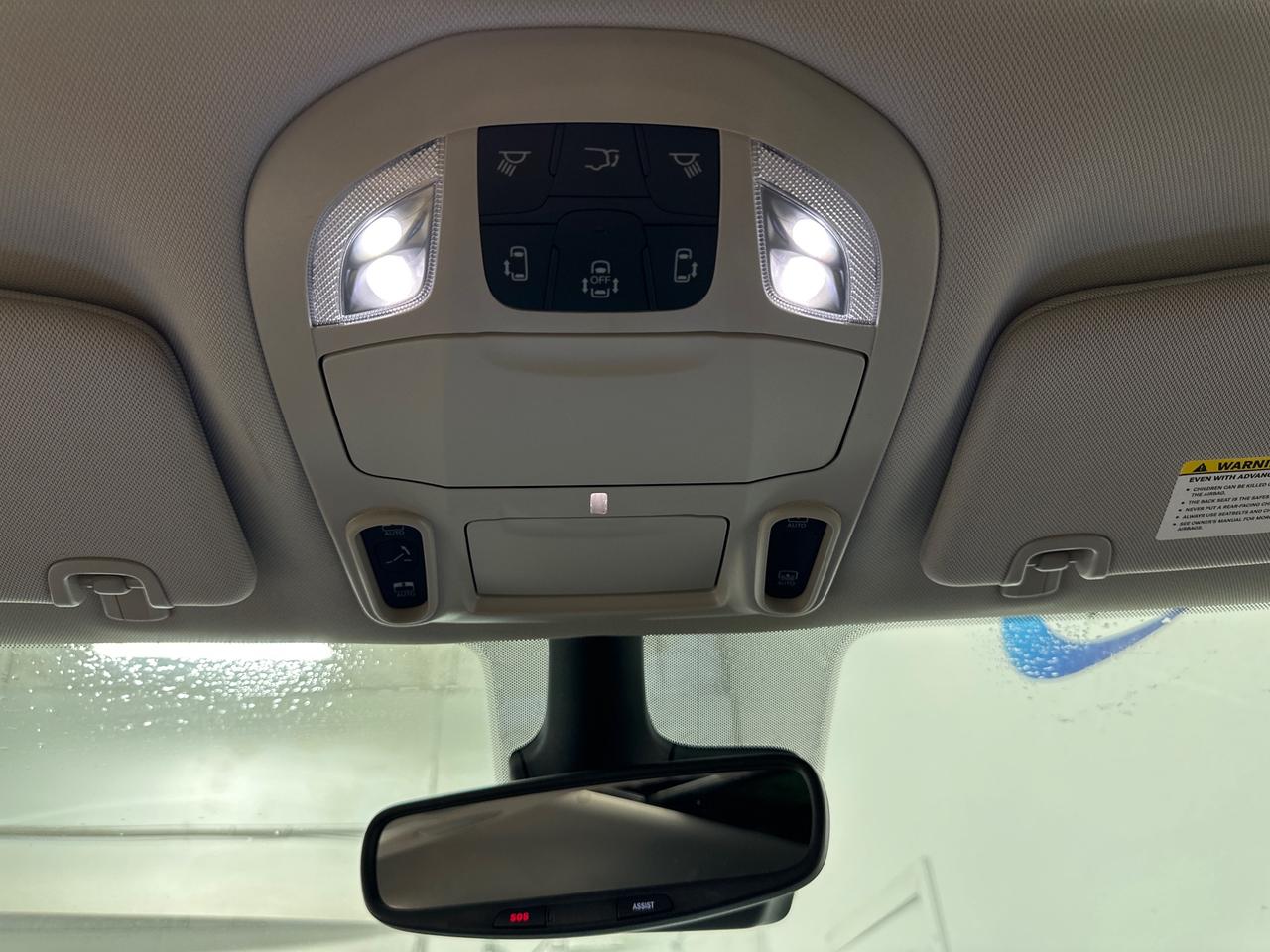2024 Chrysler Pacifica Limited Front-Wheel Drive Passenger Van Photo