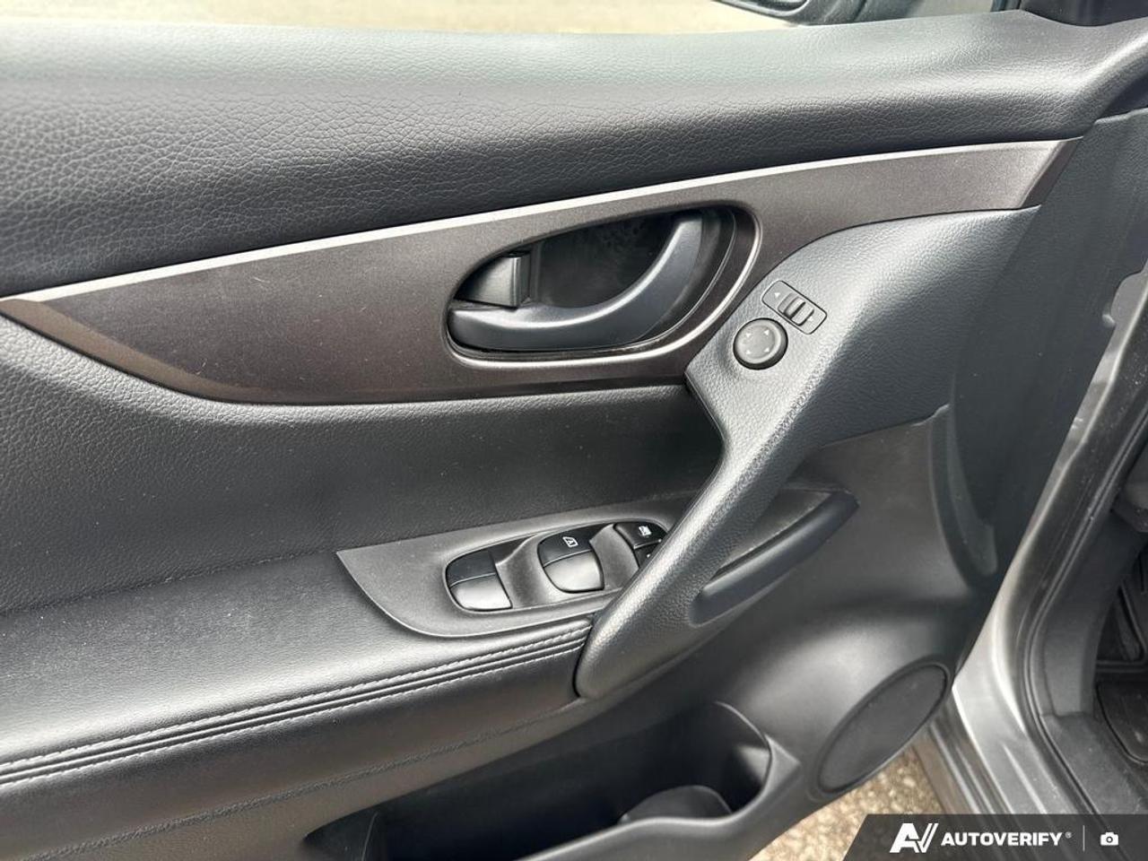 2021 Nissan Qashqai S BACKUP CAM   HEATED SEATS   LANE ASSIST   SIRIUS Photo
